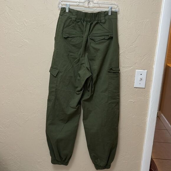 107. BDG Urban outfitters high waisted green cargo pants size medium - Picture 4 of 4